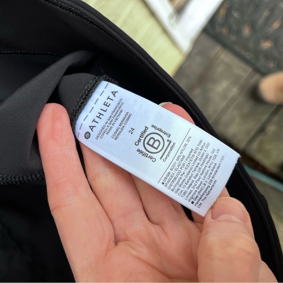 Athleta Cosmic Bermuda Shorts Black Sz 24 - Picture 6 of 14